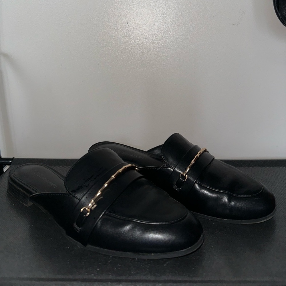 Black loafer mule